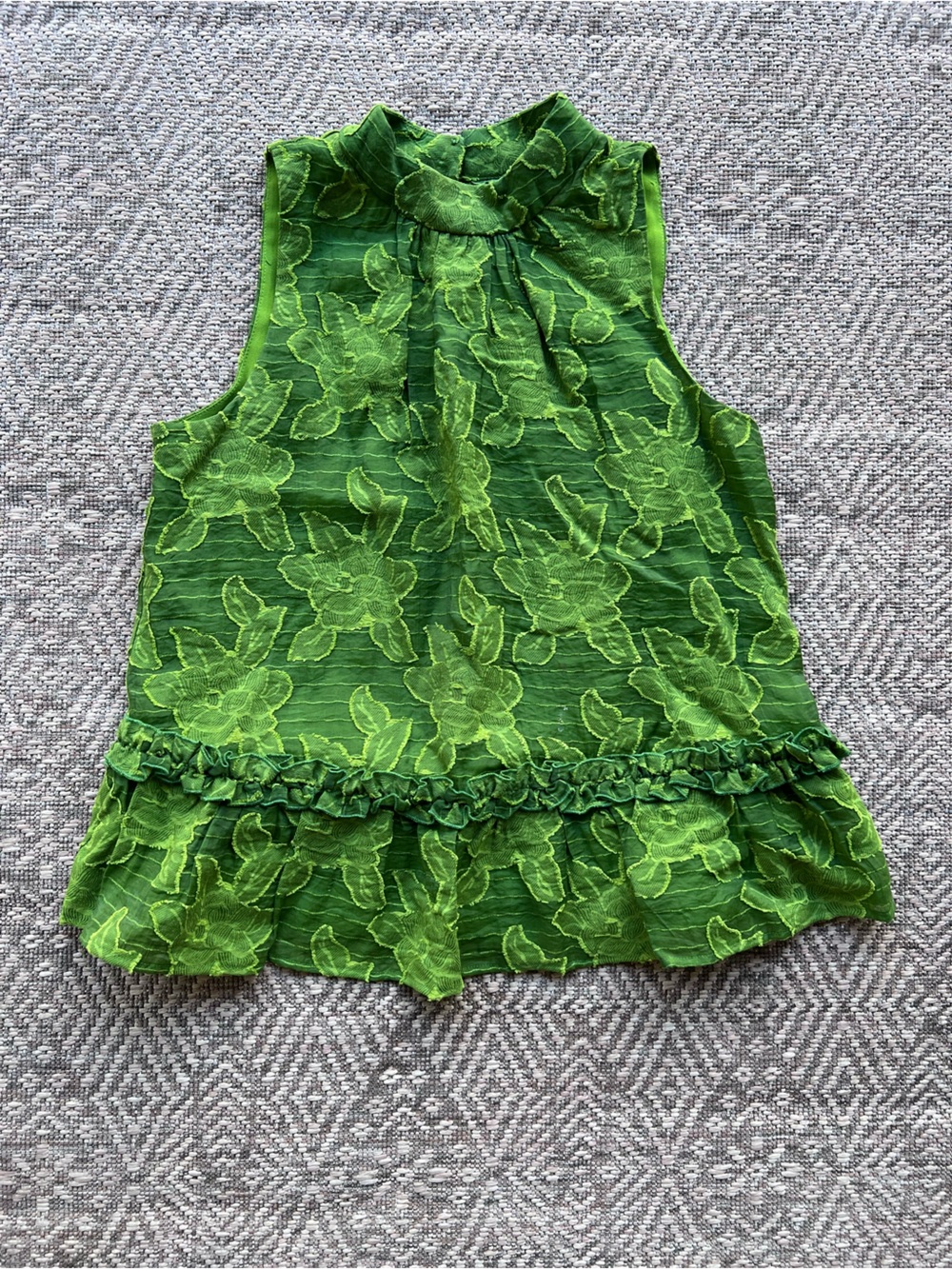 Anthropologie Maeve Green Floral Jacquard Sleeveless Blouse Size 4 Ruffle Hem